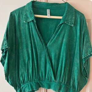 NWOT ~ Zenana Green Distressed Women's Top ~ Size Large